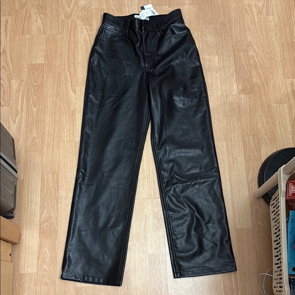 Abercrombies 90’s Relaxed High Rise Curve Love Faux Leather Pants